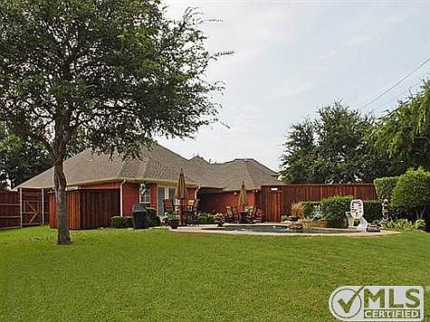 3rd image of 2713 Millington Dr