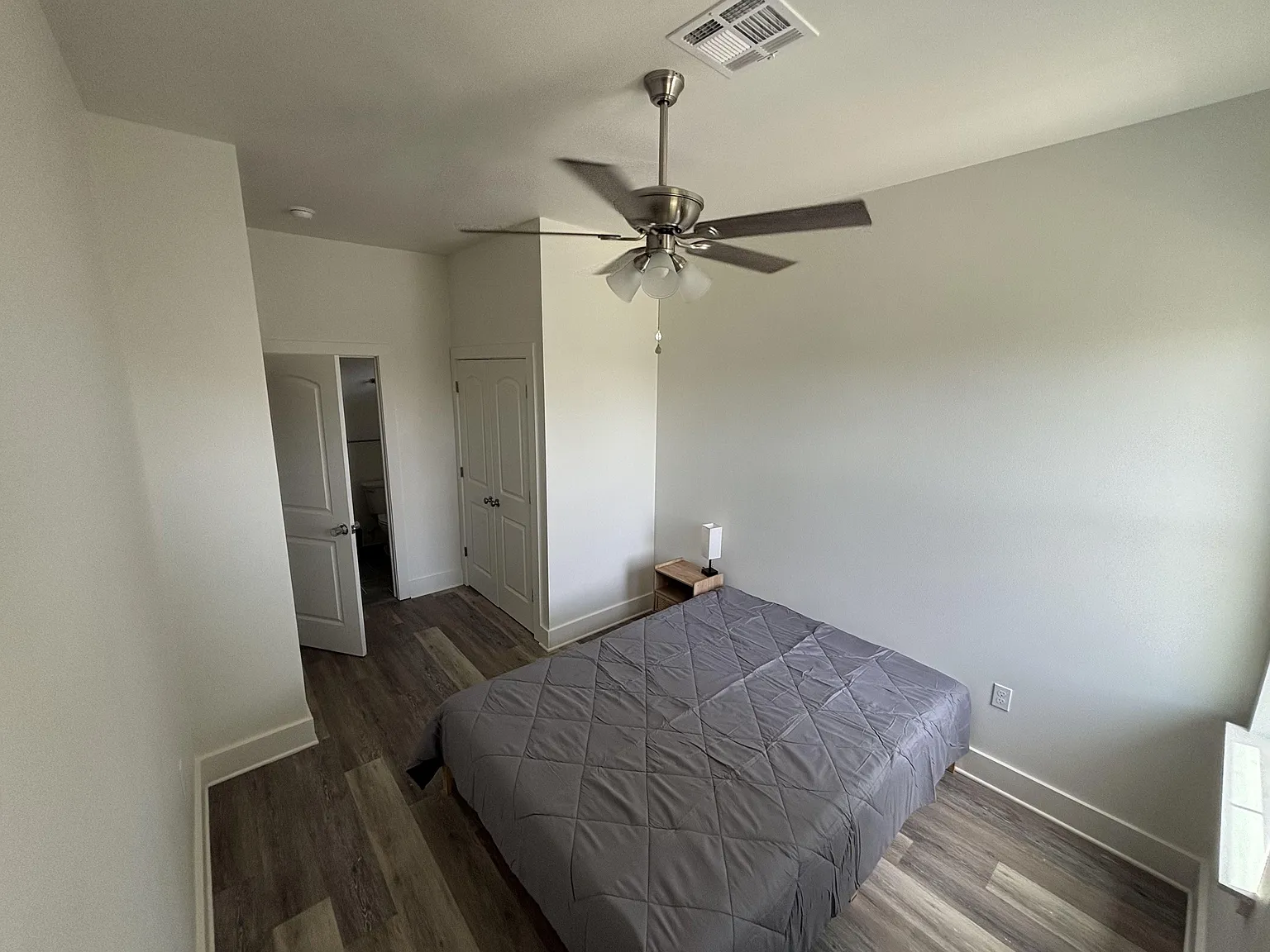4 bed, 6.0 bath, 3300 sqft, $1,139 — Photo 2