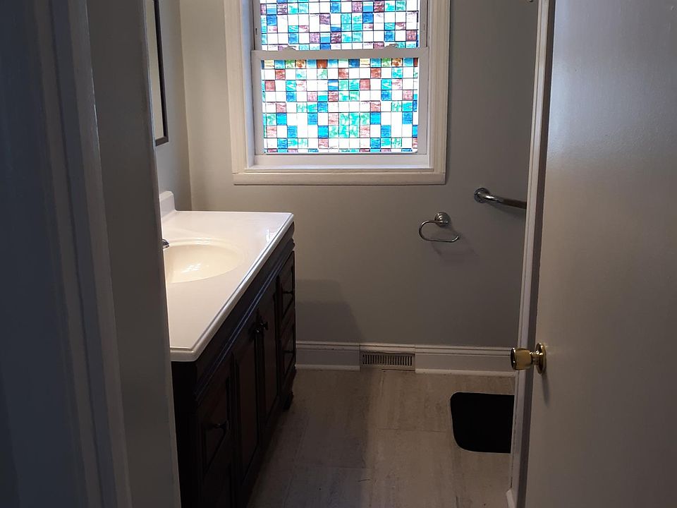 2nd image of 415 Yadkin St