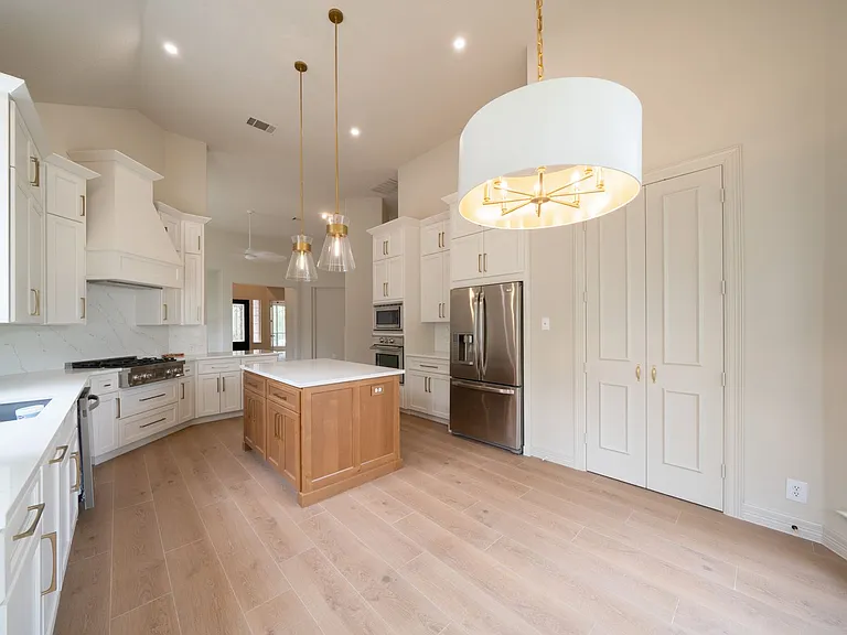 7523 Steeple Dr — Photo 10