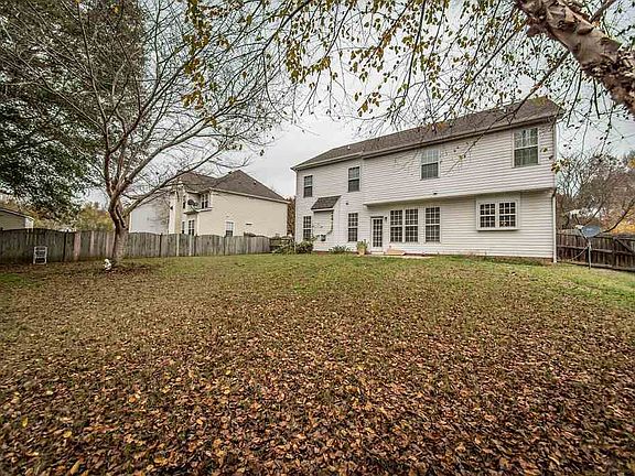 3rd image of 105 Honey Crisp Way