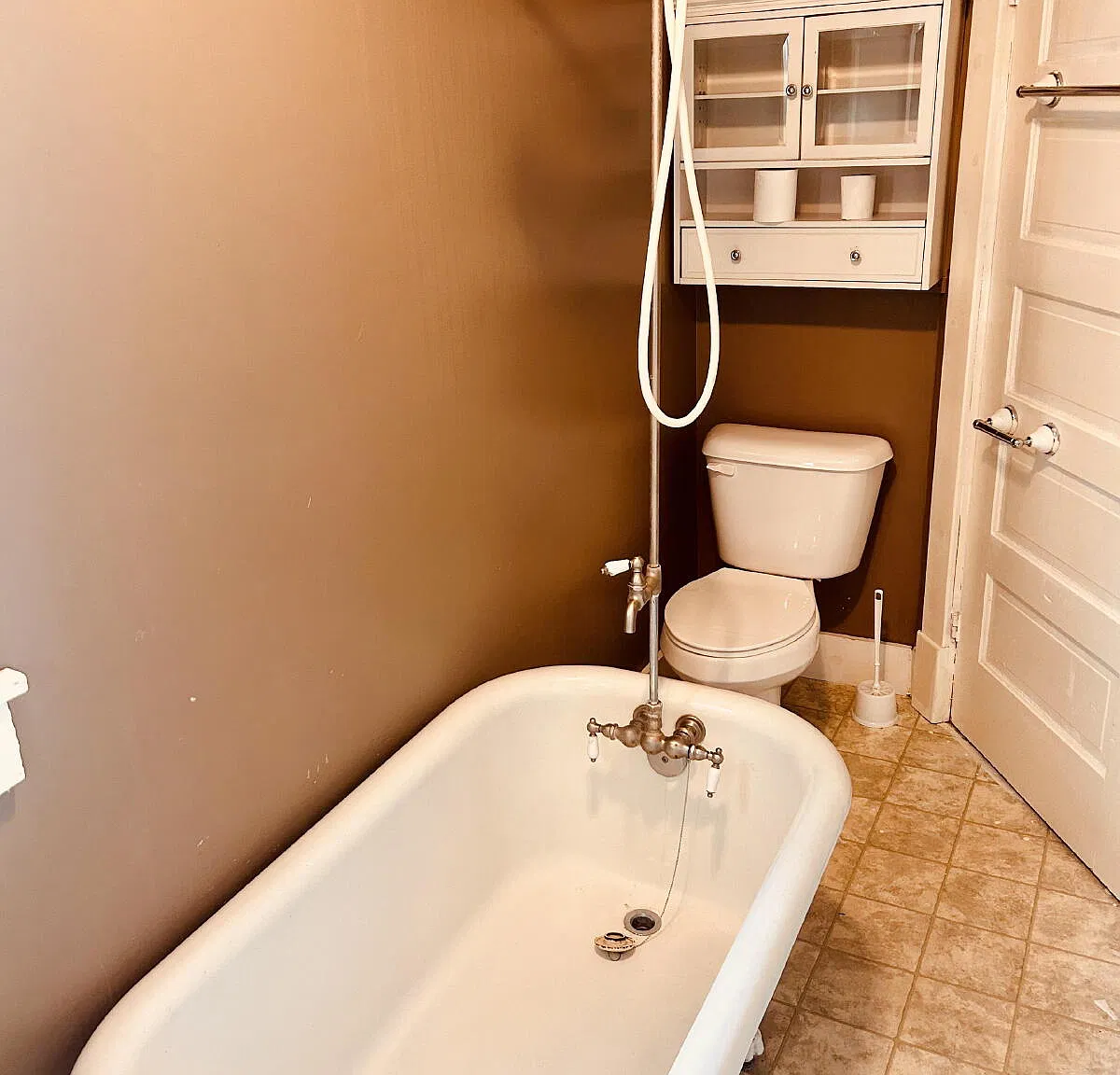 3 bed, 1.0 bath, 1200 sqft, $1,850 — Photo 4