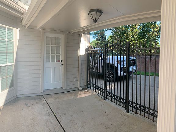 2nd image of 1703 Laguna Meadows Ln