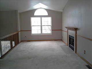 2nd image of 598 Thornhill Ct #124