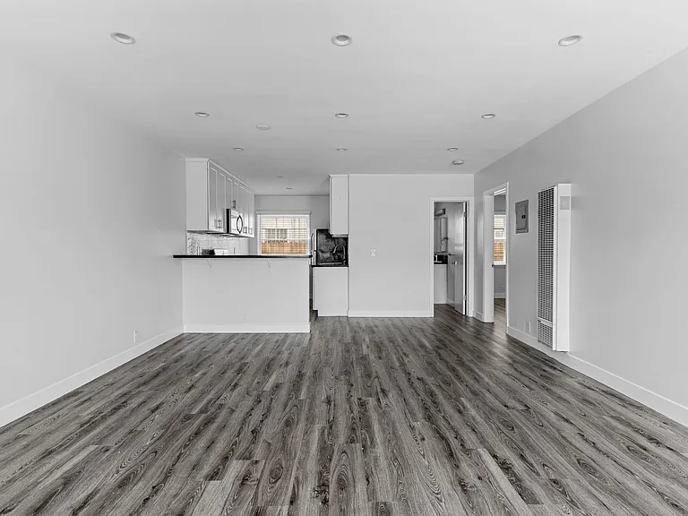 241 Bonito Avenue — Photo 14