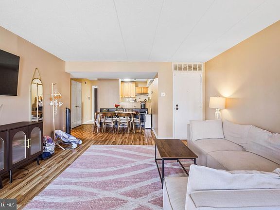 2nd image of 2653 Redcoat Dr Suite 112
