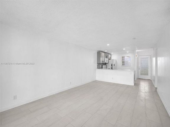 4th image of 2601 NE 3rd Ct #4110
