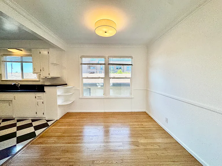 1266 N Laurel Ave #11 — Photo 6