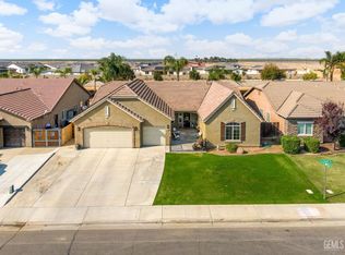 7113 Tallywood Dr, Bakersfield, CA 93312