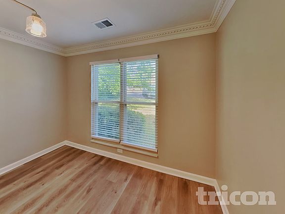 4th image of 107 Charleston Ct