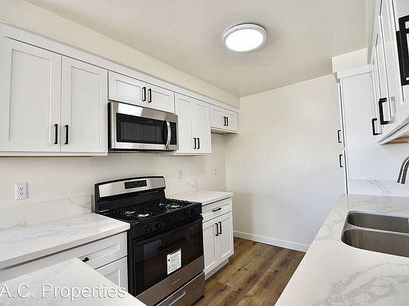 5th image of 4930 Whitsett Ave #17380789