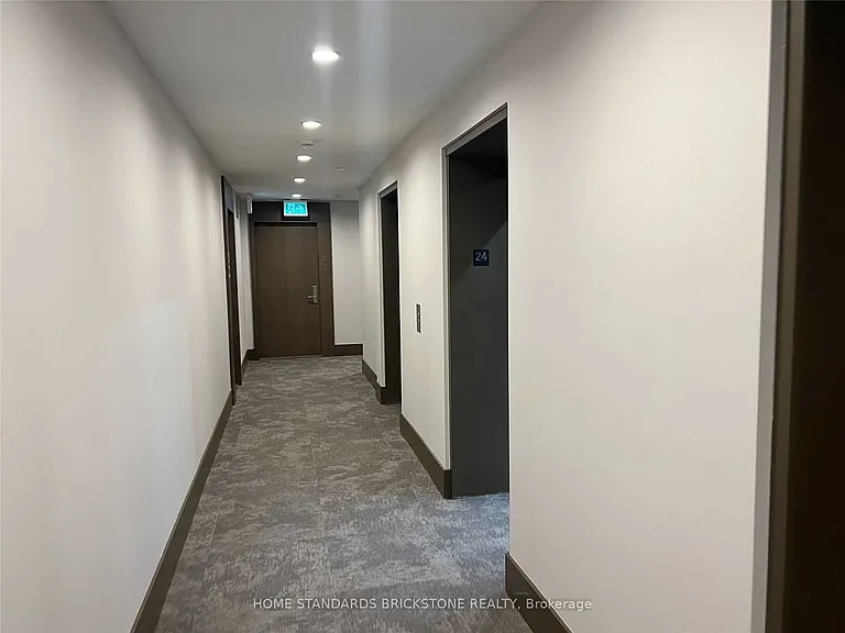39 Roehampton Ave #2403 — Photo 10