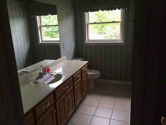 2nd image of 218 Meadow Oaks Dr