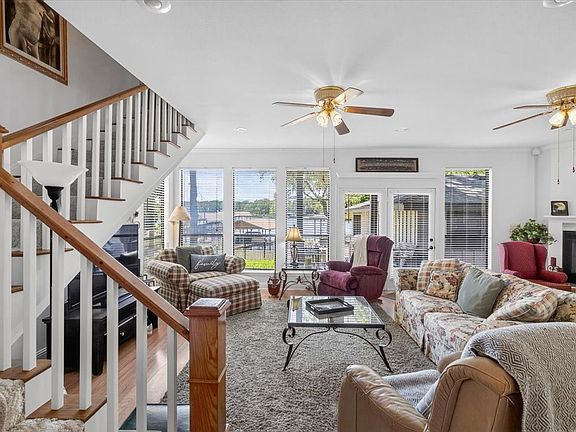 3rd image of 120 Turners Cir