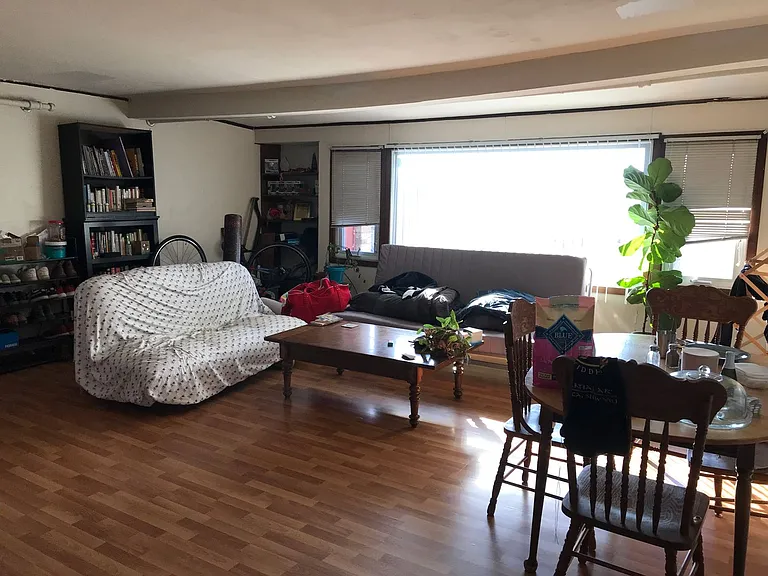 514 S Aurora Street — Photo 2
