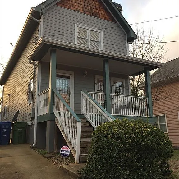 685 Garibaldi St SW — Photo 1