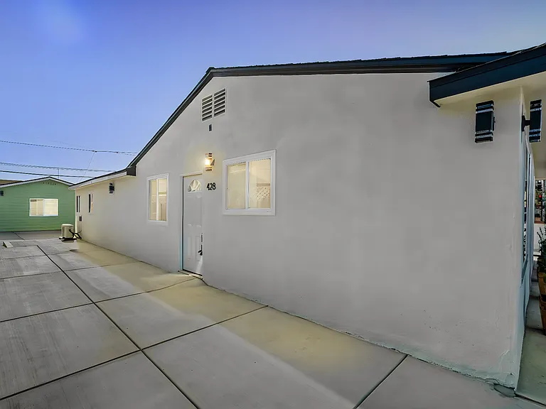 4282 Marlborough Ave — Photo 9