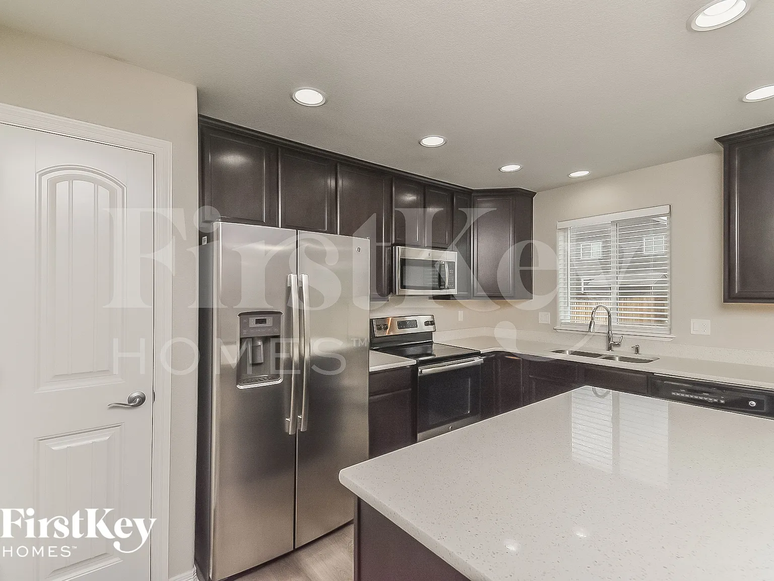 4 bed, 3.0 bath, 2768 sqft, $2,745 — Photo 4