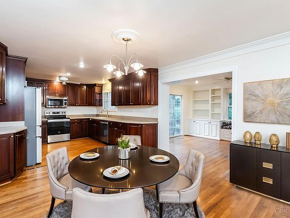 4th image of 850 Van Dyke Ave #2