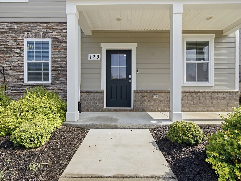 129 Cecil Rd — Photo 4