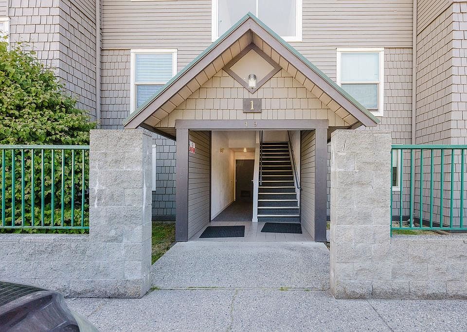 1st image of 622 Farnham Rd #2