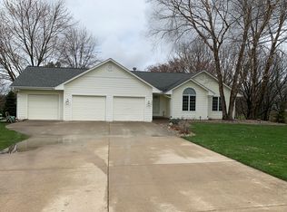 9857 Hamilton Trl, Indianola, IA 50125