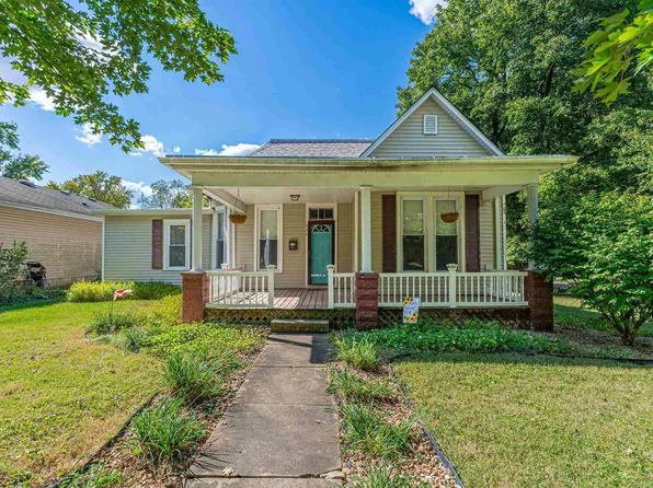 220 N Washington St, Mount Pulaski, IL 62548