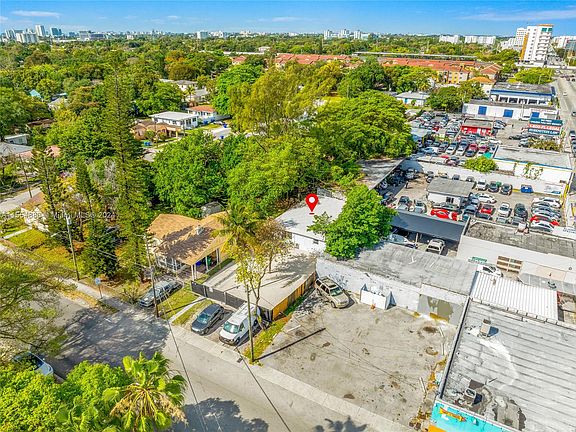5th image of 3536 NW 10th Ave