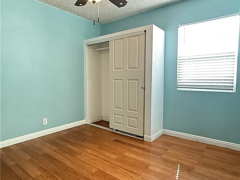 6517 White Oak Ave — Photo 15