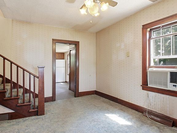 5th image of 427 E River Ave