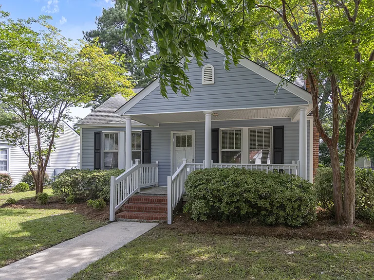202 S Carolina Dr — Photo 2