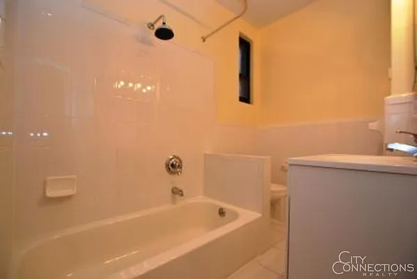 Rented by City Connections Realty | media 7