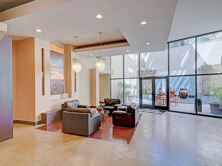 530 K St #518 — Photo 14