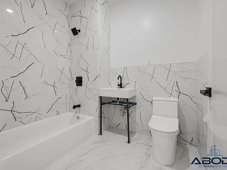 1012 Gates Ave #5C — Photo 11