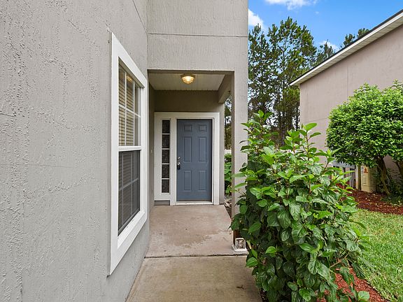 4th image of 647 Scrub Jay Dr
