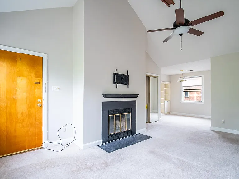 2405 Arlington Blvd #202 — Photo 8