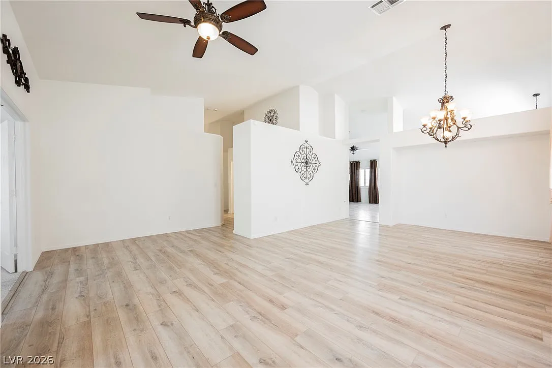 4 bed, 2.0 bath, 2130 sqft, $2,895 — Photo 3