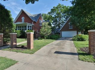 814 Independence St, Pella, IA 50219