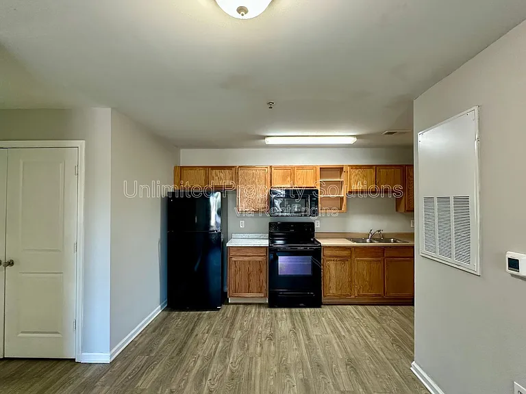 370 S Kerr Ave #106 — Photo 4