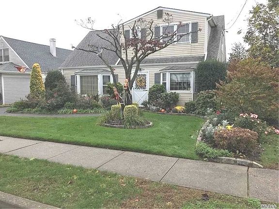 2nd image of 38 Chestnut St