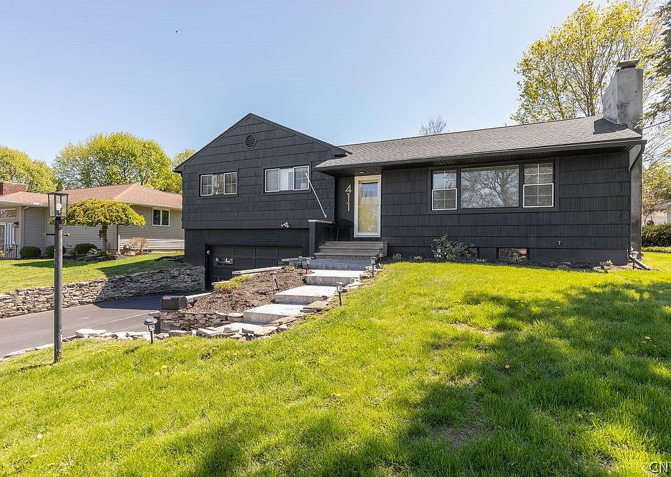 1st image of 411 Brampton Dr