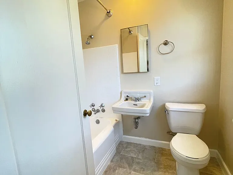 East Sacramento Charmer at 3349/3357 I Street — Photo 11