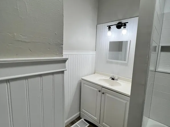 14 N A St #14, Taftville, CT 06380