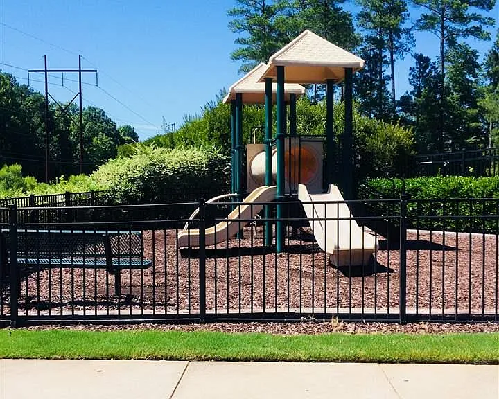 709 Garden Square Ln — Photo 24