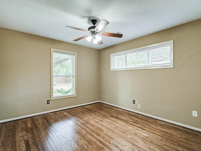 11422 Endicott Ln — Photo 19