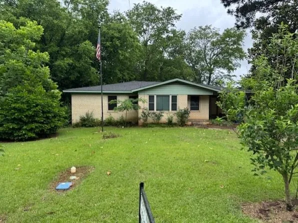 1221 Webb St, Daingerfield, TX 75638