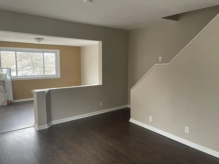 803 Valley St — Photo 7