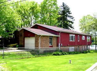 4805 E Lake Shore Dr, Wonder Lake, IL 60097