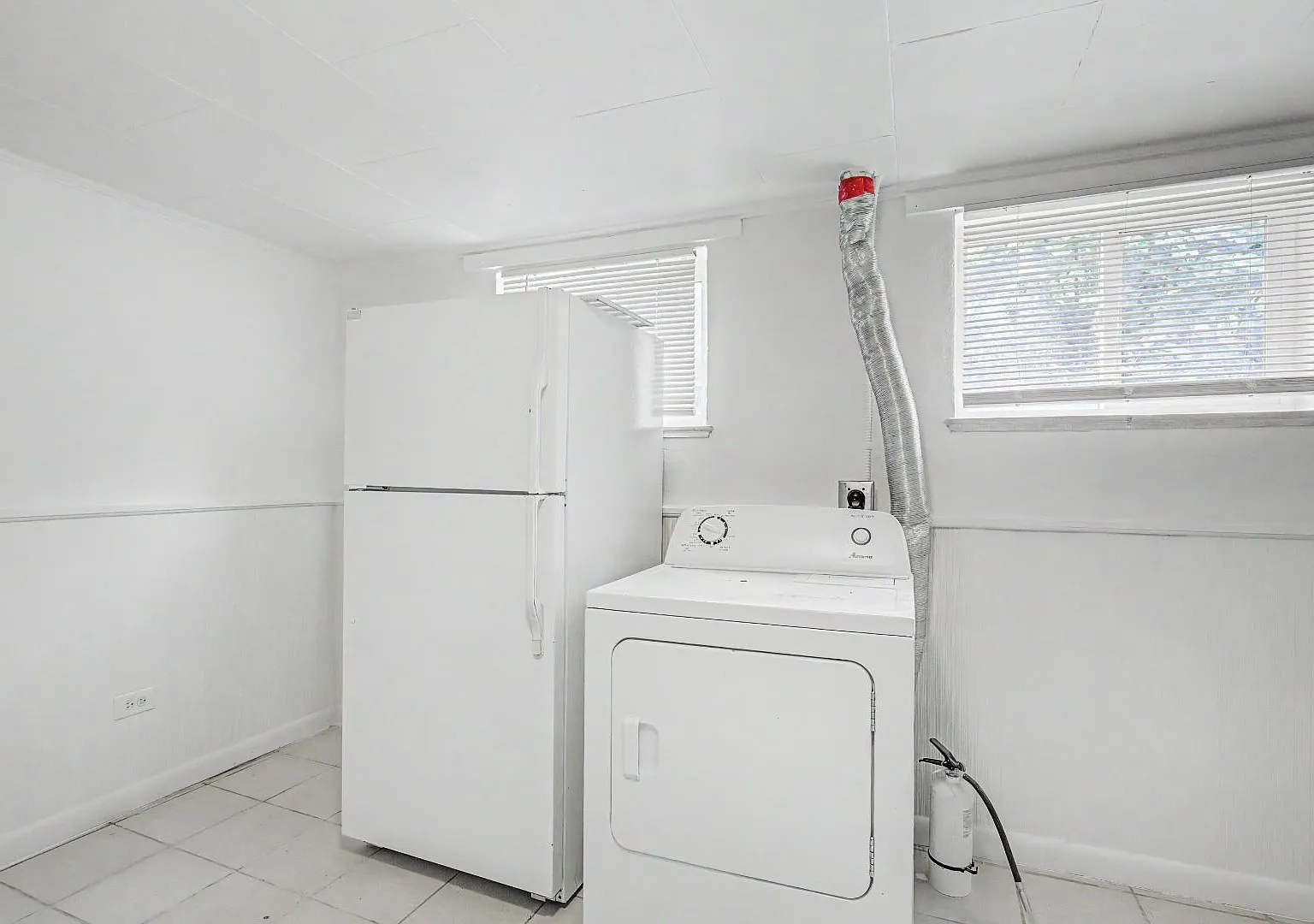 5938 E 14th Ave - #1 — Photo 3