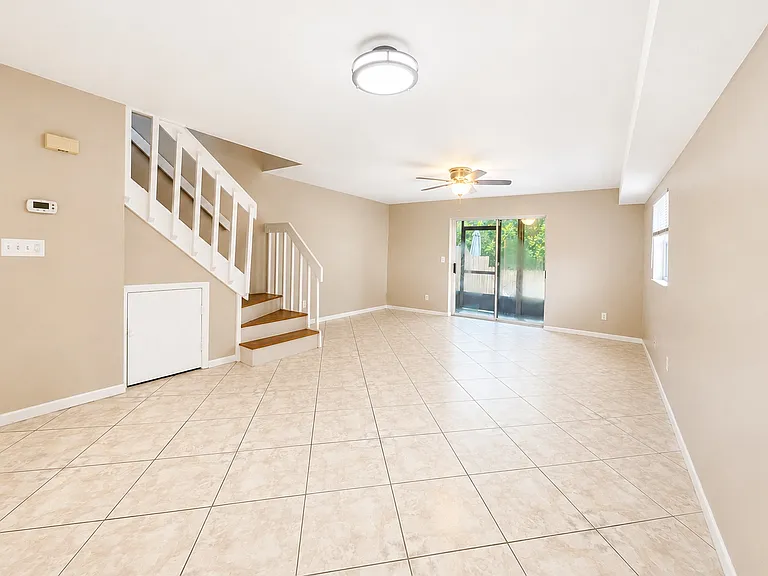 1713 Azalea Ct #C — Photo 6